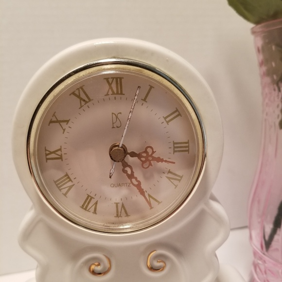 Table Clock - Picture 3 of 5